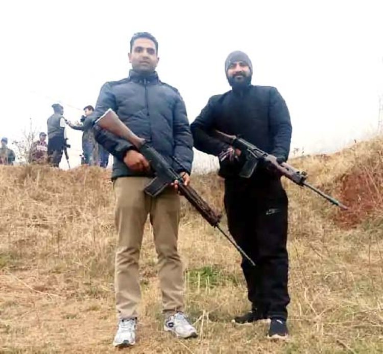 आतंकियों से मुकाबले के लिए हिंदुओं ने उठाई बंदूक