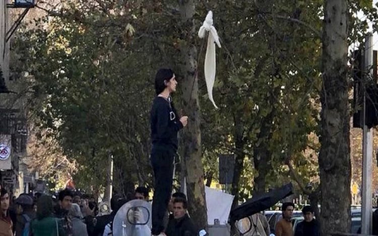 ईरानी कोर्ट ऑफ अपील ने तीन प्रदर्शनकारियों पर मौत की सजा की पुष्टि की