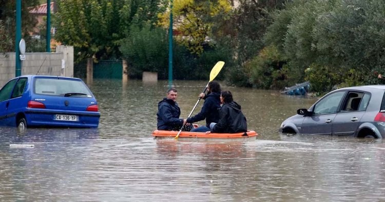 इटली में बाढ़ से 13 लोगों की मौत