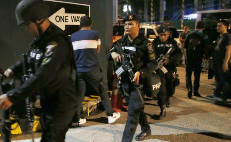 फिलीपींस में पुलिस दल पर घात लगाकर हमला