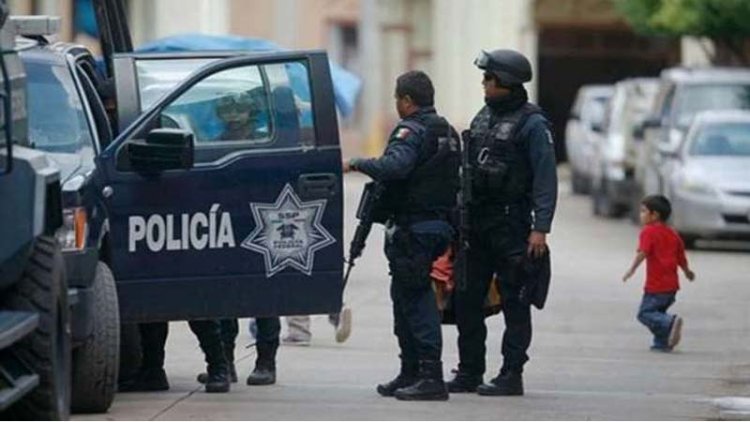 मेक्सिको में हथियारबंद लोगों ने 14 पुलिस अधिकारियों का किया अपहरण
