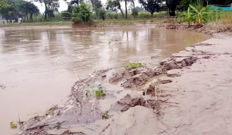 बस्ती में सरयू नदी का जल स्तर बढ़ने से बाढ़ का खतरा