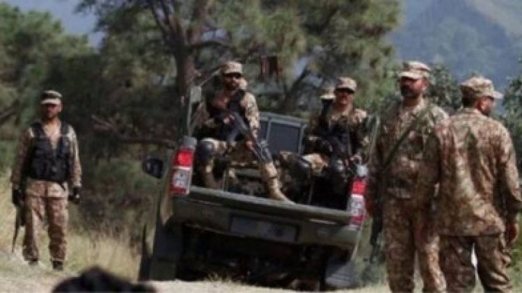 पाकिस्तान में आतंकवादियों के साथ मुठभेड में दो सैनिकों की मौत