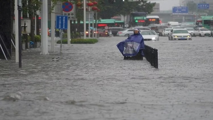 चीन में मौसम विभाग ने जारी किया मूसलाधार बारिश का ब्लू अलर्ट