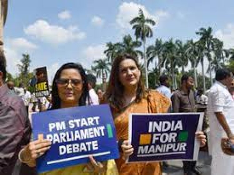 महाराष्ट्र वारकरियों पर लाठीचार्ज के विरोध में एमवीए विधायकों का प्रदर्शन