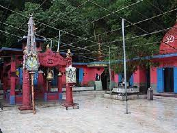 शिलांग के प्राचीन शिव मंदिर में हंगामा