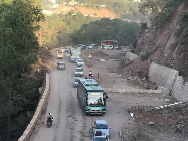 परवाणु-सोलन राष्ट्रीय राजमार्ग पर यातायात बहाल