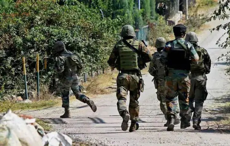 कश्मीर मुठभेड़ में आतंकवादी भागे