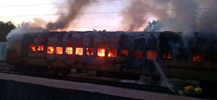 मदुरै में रेलवे कोच में आग लगने से 10 लोगों की मौत