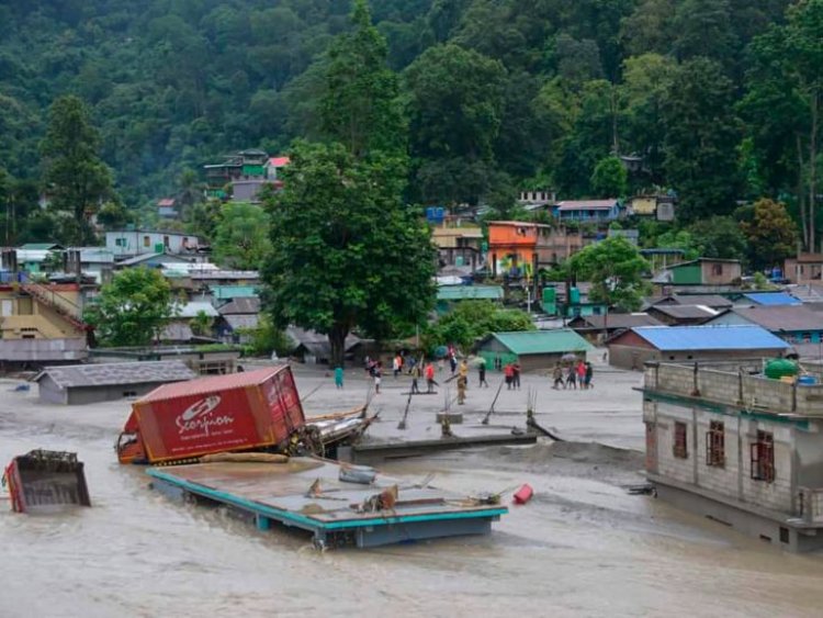 सिक्किम में अचानक आई बाढ़, 21 लोगों की गई जान