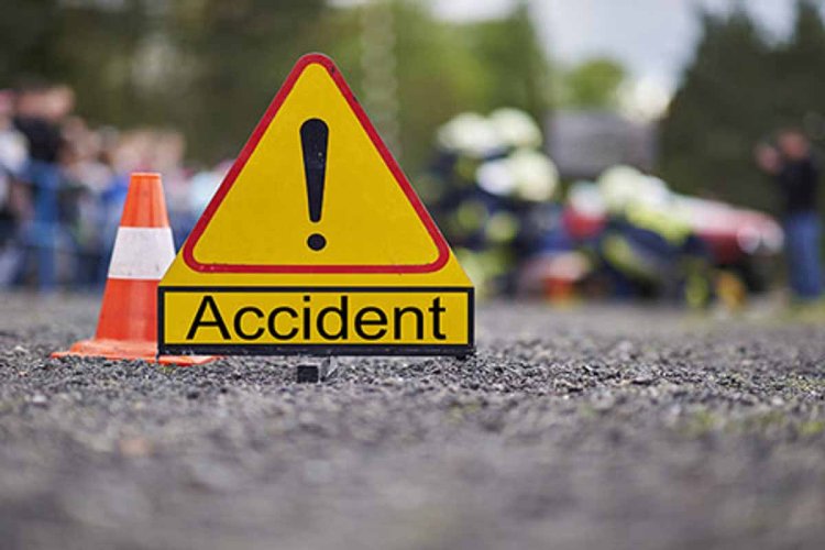 ललितपुर : यात्री बस अनियंत्रित होकर मकान से टकराई, 31 घायल ,14 गंभीर