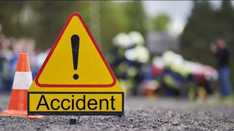 सड़क दुर्घटना में तीन लोगों की मौत