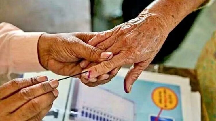 राजस्थान विधानसभा चुनाव में 60 से अधिक बुजुर्ग और दिव्यांग मतदाताओं ने घर बैठे डाले वोट