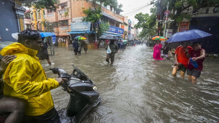 चेन्नई में चक्रवाती तूफान के बीच फॉक्सकॉन, पेगाट्रॉन, हुंदै ने विनिर्माण रोका