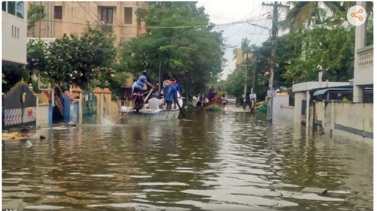 चेन्नई में अब भी बाढ़  लगातार तीसरे दिन कई क्षेत्रों में बिजली नहीं सैकड़ों लोग राहत शिविरों में
