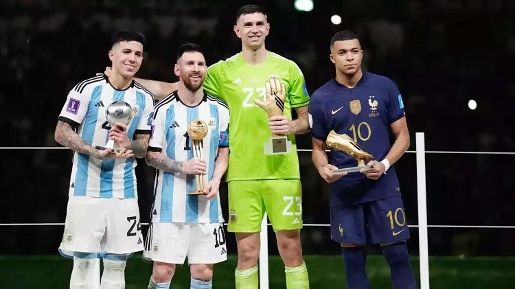 FIFA पुरस्कारों की सूची में शामिल चैम्पियंस लीग विजेता कोच गार्डियोना और गिराल्डेज