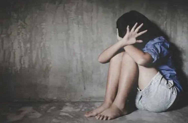 अश्लील फिल्म देखने के बाद 14 साल के लड़के ने बच्ची से बलात्कार किया