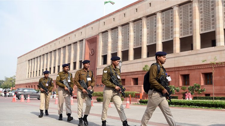 संसद सुरक्षा उल्लंघन आरोपी अमोल शिंदे के लातूर स्थित घर पहुंची दिल्ली पुलिस