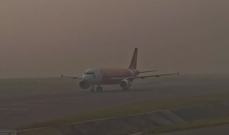 दिल्ली हवाई अड्डा पर घने कोहरे के कारण करीब 30 उड़ानों में विलंब, दो का मार्ग परिवर्तित
