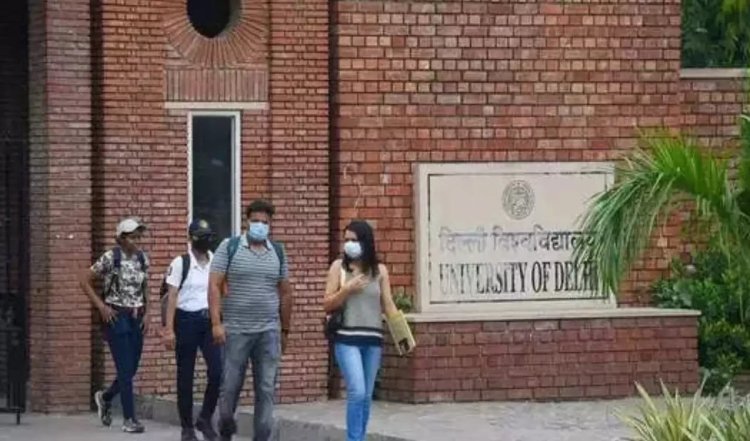 दिल्ली विश्वविद्यालय ने महिला शौचालयों के बाहर सुपरमार्केट, कैमरों का निर्देश दिया