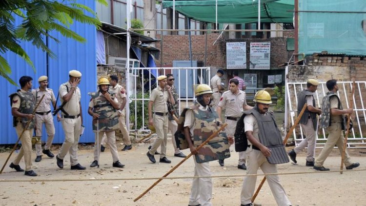 हरियाणा : नूंह अवैध खनन मामले की जांच के लिए जिला पुलिस दल पर भीड़ ने हमला कर दिया