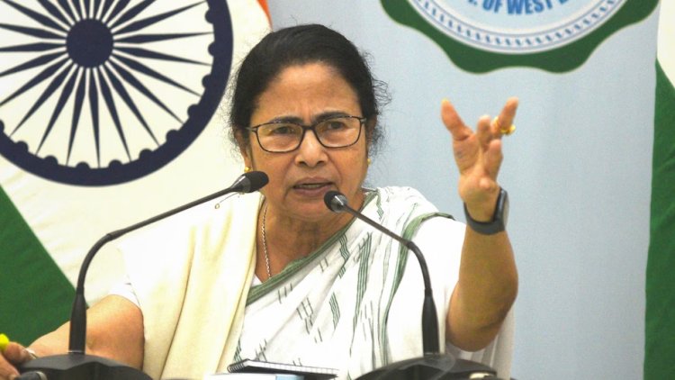 पश्चिम बंगाल: ममता ने कांग्रेस पर लगाया बीजेपी की मदद का आरोप, बोलीं- एक भी सीट साझा नहीं करेंगे