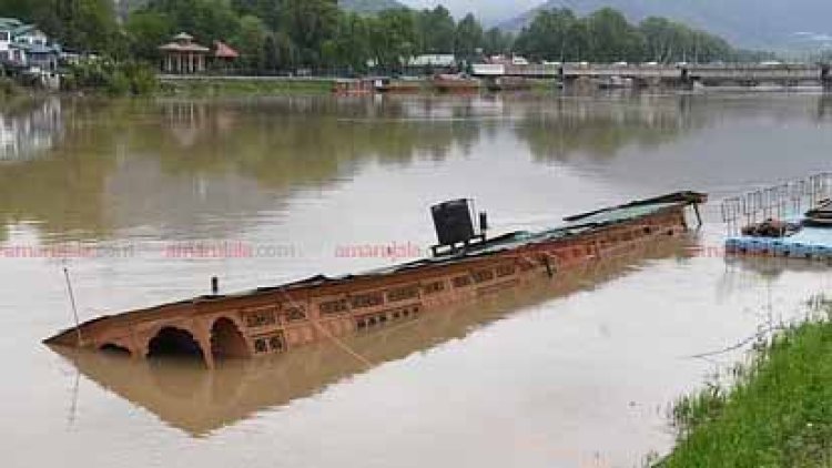 श्रीनगर में झेलम नदी का जल स्तर बढ़ा
