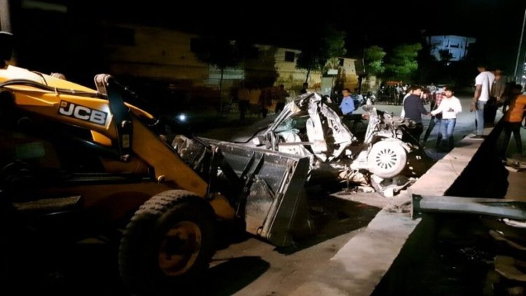 बिलासपुर में डिवाइडर से टकरायी तेज रफ्तार कार, दो की मौत, दो घायल
