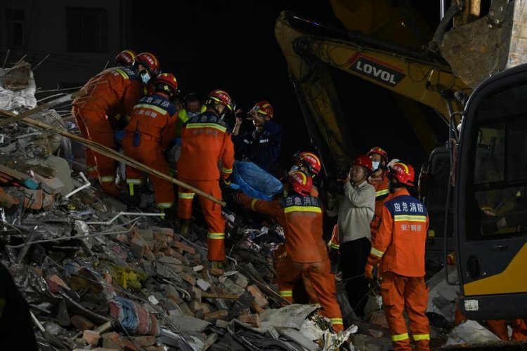 पूर्वी चीन के अनहुई में आवासीय इमारत ढहने से चार की मौत, एक घायल