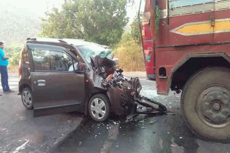 ओडिशा में कार-ट्रक की टक्कर से एक ही परिवार के छह लोगों की मौत
