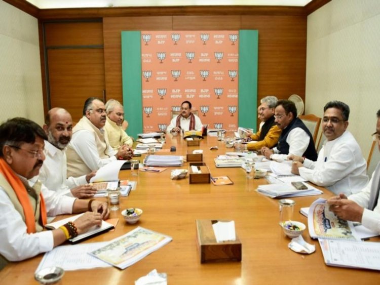 नड्डा ने भाजपा के शीर्ष नेताओं के साथ बैठक की