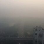 दिल्ली की वायु गुणवत्ता ने लोगों को सांस लेने में परेशानी में डाला, AQI 450 से ऊपर पहुँचा